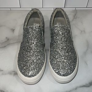 Steve Madden Gills slip on sneaker